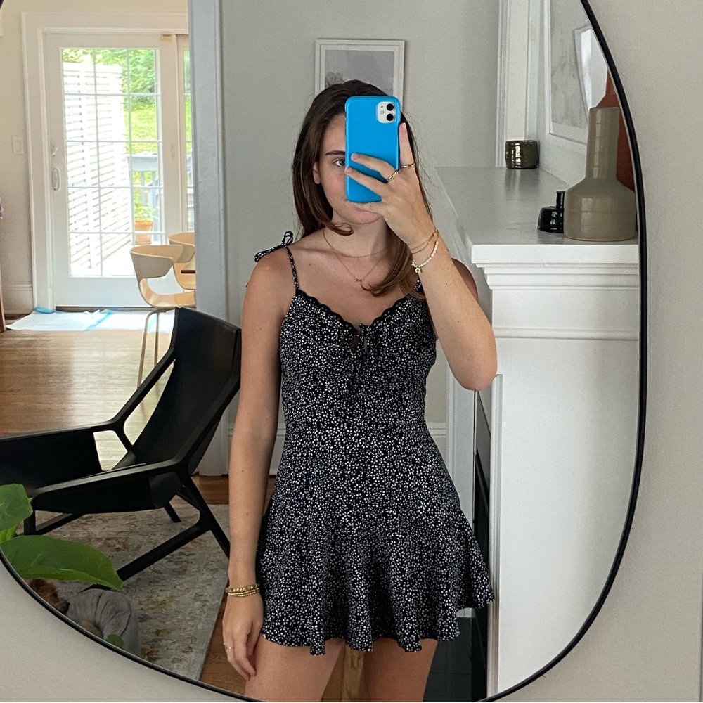 Princess Polly black & white romper. Never worn but no tags. Size 2